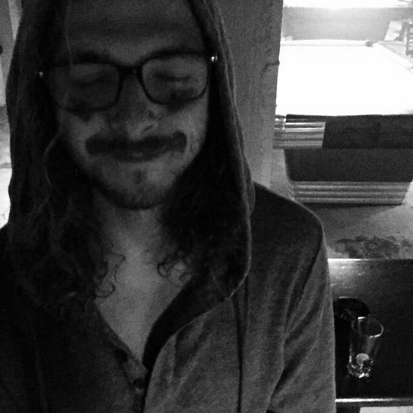 Meet your Posher, Taylor - Picture 1 of 1